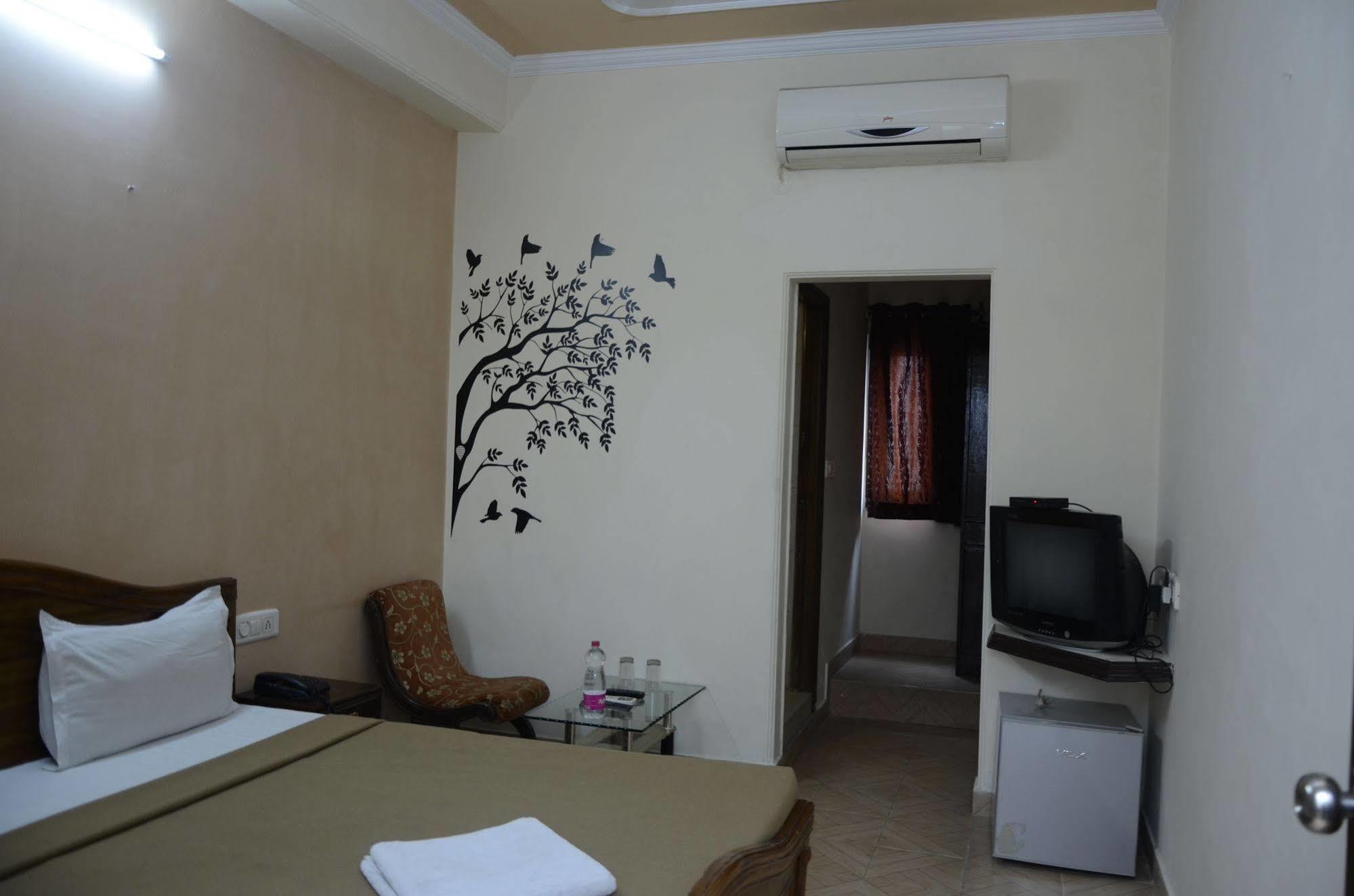 Fabexpress Grand Shoba Hotel Nova Deli Exterior foto